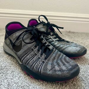 Nike Free Training Shoes Holographic Silver with Black Accents Women’s Size 7